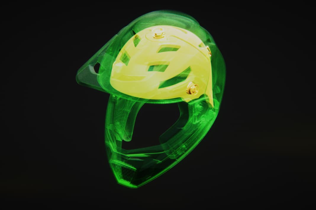 The new flagship full-face helmet: Fox Rampage RS. The US label promises that it has become lighter (+/- 1000 g) and safer.