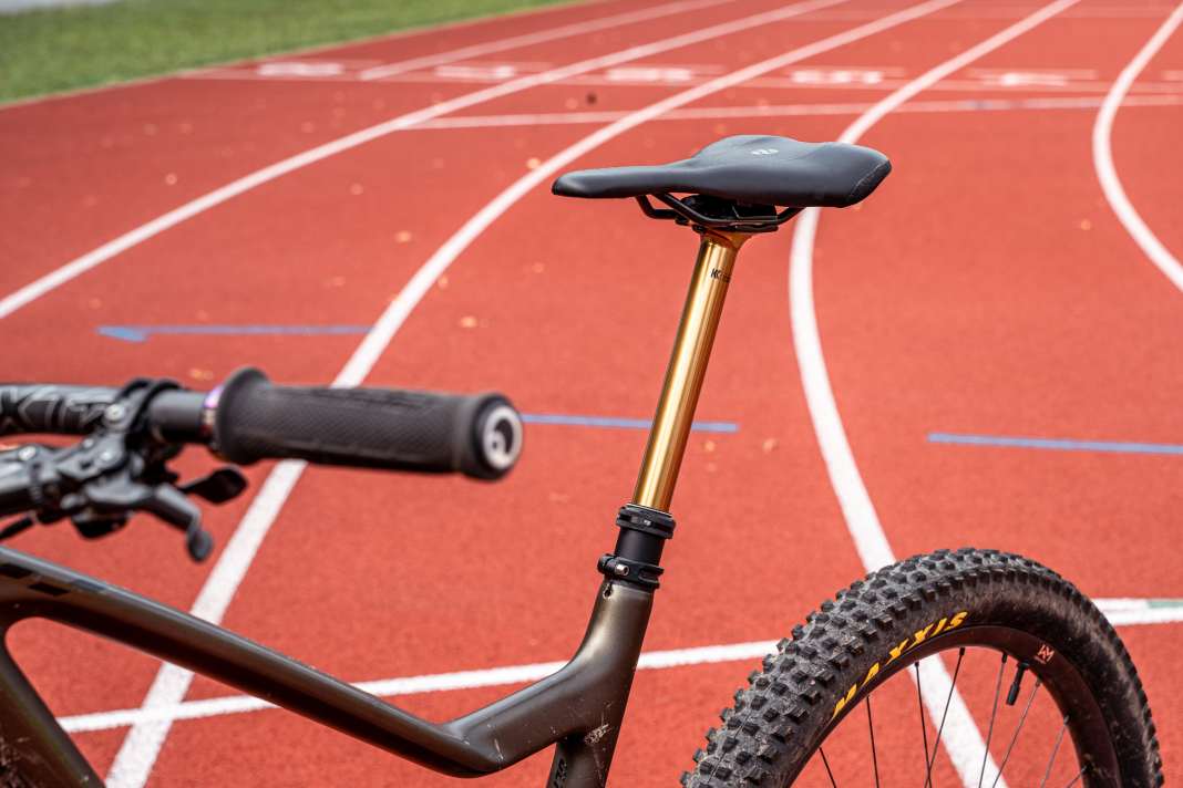 Optisch ist die Fox Transfer mit golden schimmernder Beschichtung ein echtes Highlight. Doch kann sie auch mit ihrer Funktion punkten?