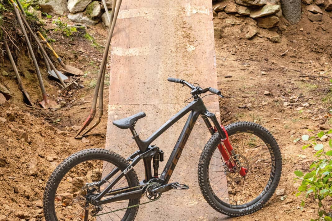 Kathi's bike: Trek Remedy Custom