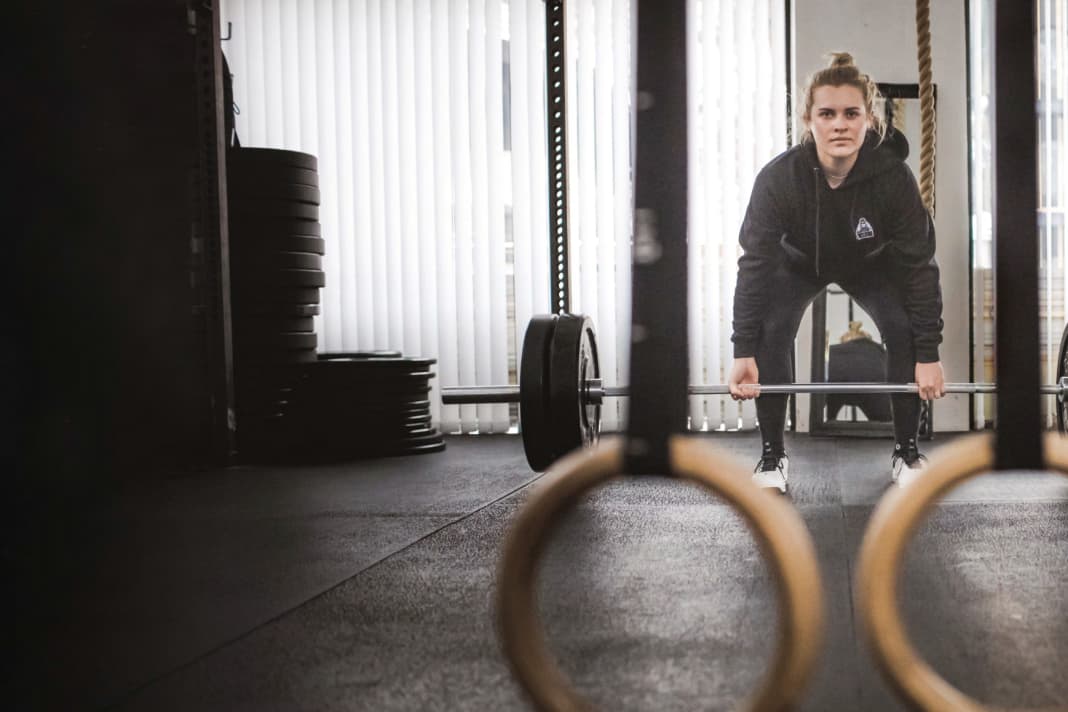 Up with it! Vali doing deadlifts. The reigning world champion goes to the gym three times a week. Because: "The body has to fit!" says Vali.
