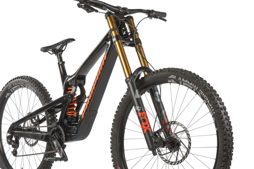 Black Beauty mit Aha Effekt Testsieger Propain Rage Mullet BIKE