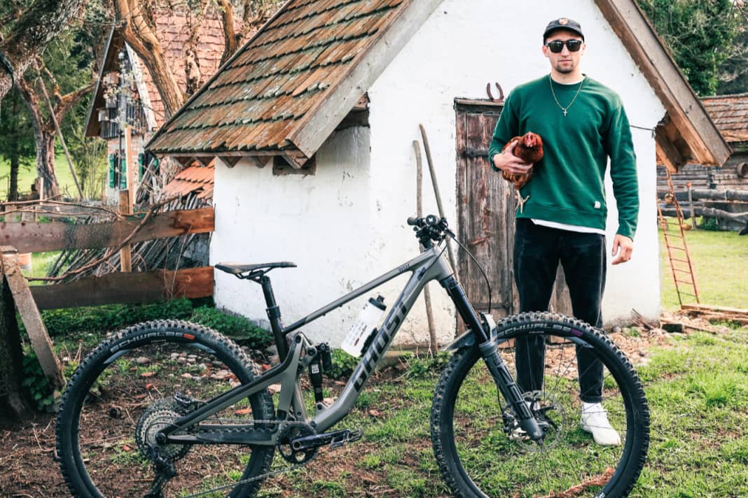 Korbi Engstler and his Ghost Riot AM Full Party CF