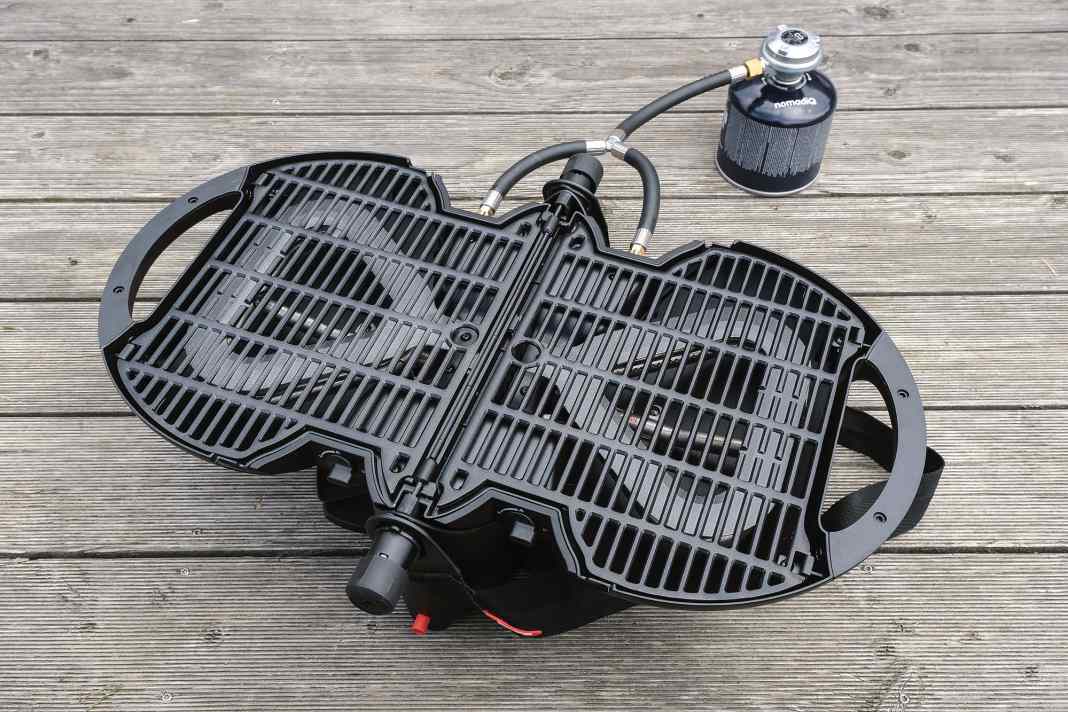 The Nomadiq can be folded to save space and has a carrying strap.