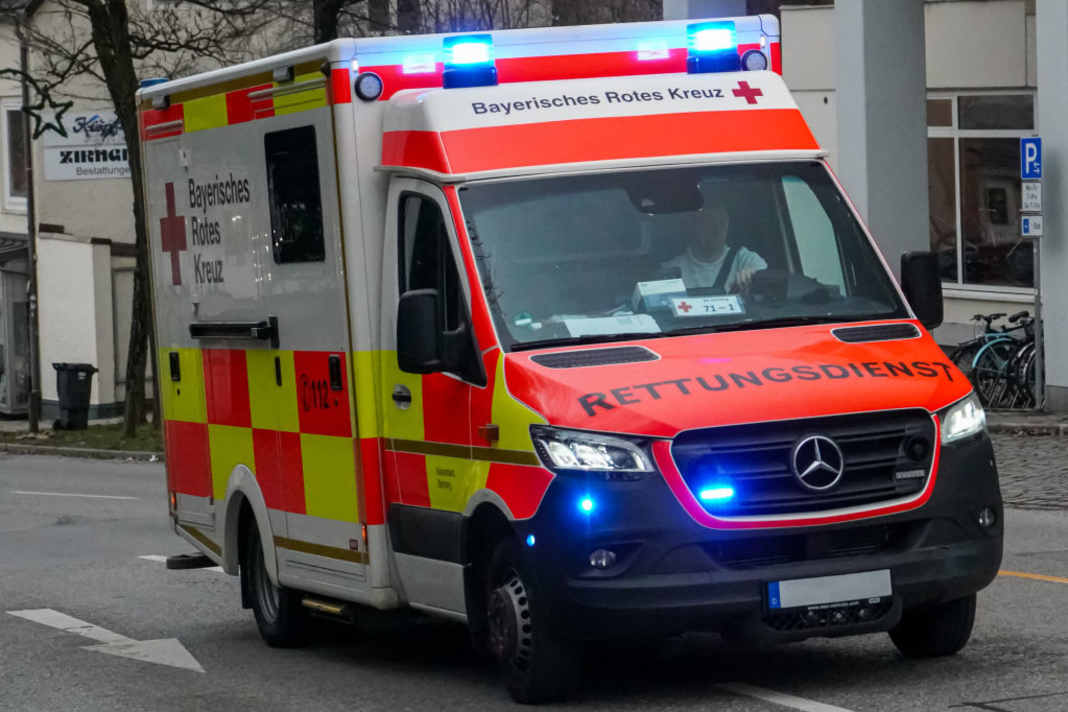 The crowdfunding goal for Ukraine: to buy 10 used ambulances and transport them to Ukraine in a large bike convoy.