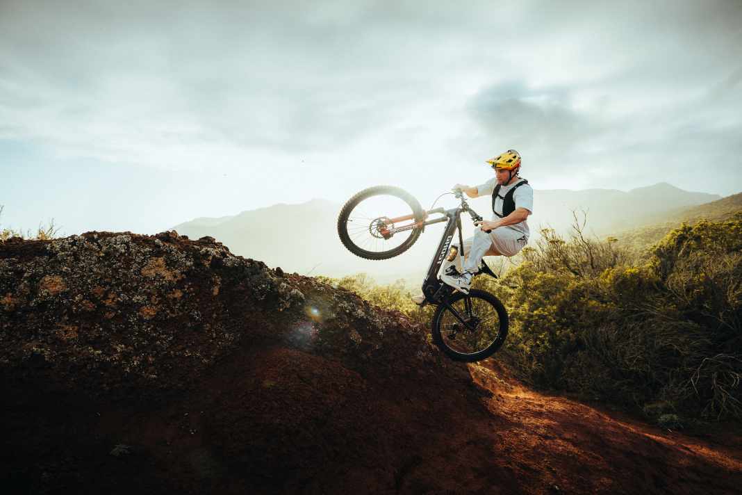 Ghost E-Riot: 4 Modelle, 170/160 mm, neue Fahrwerks-Kinematik, und in den beiden Top-Modellen feuert der sportliche Bosch CX-R.