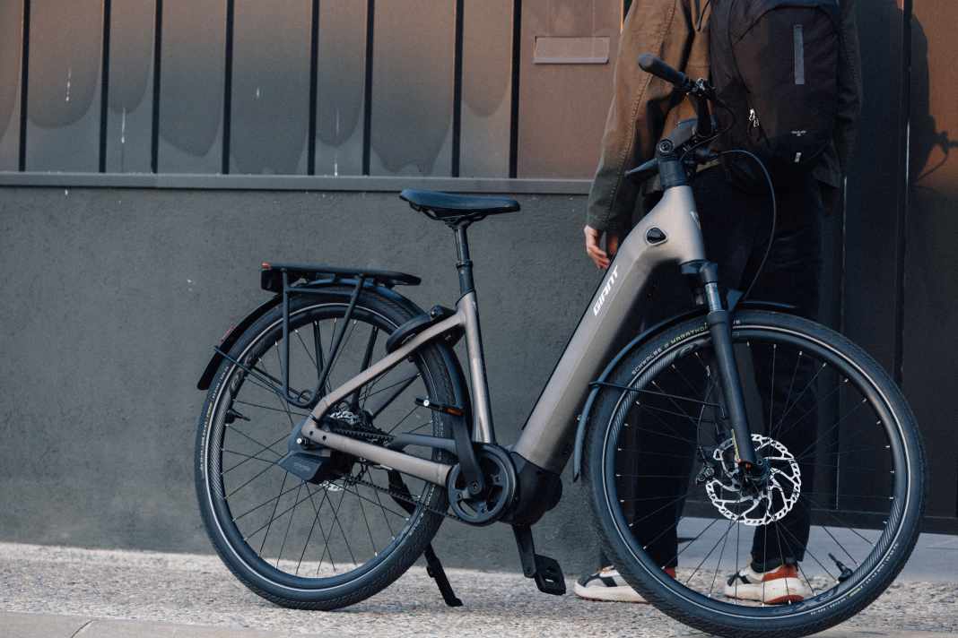 The Giant Anytour E+ was designed with an aluminium frame with a low step-through.