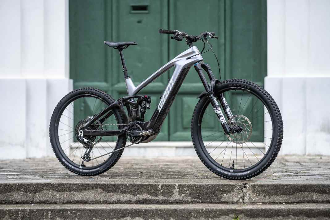 Giant Reign Advanced E+ 1 // Syncdrive Pro 3 // 580 Wh // 180/170 mm // 23.33 kg // 7,999 euros