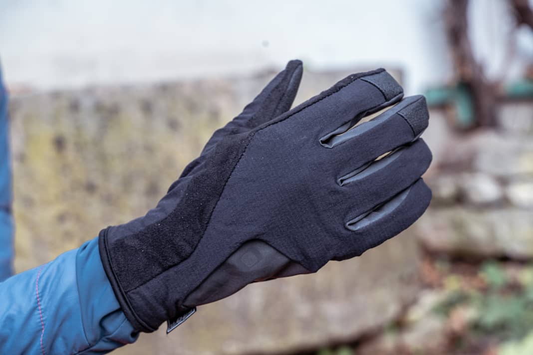 Waterproof but not maximally warm: the Giro Pivot 2.0