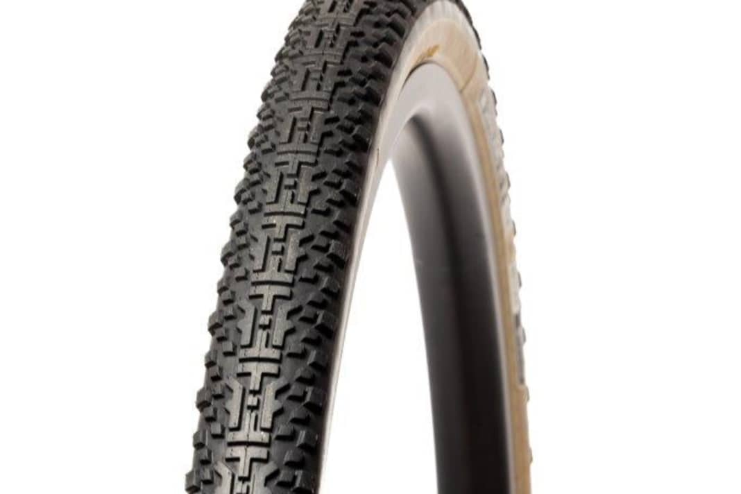 After 10 years, the gravel classic Gravelking from Panaracer gets a new profile.