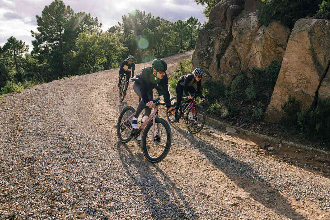 If you can still gravel these trails in autumn or even winter, you're in luck. For everyone else, now is the time for warm and waterproof clothing.