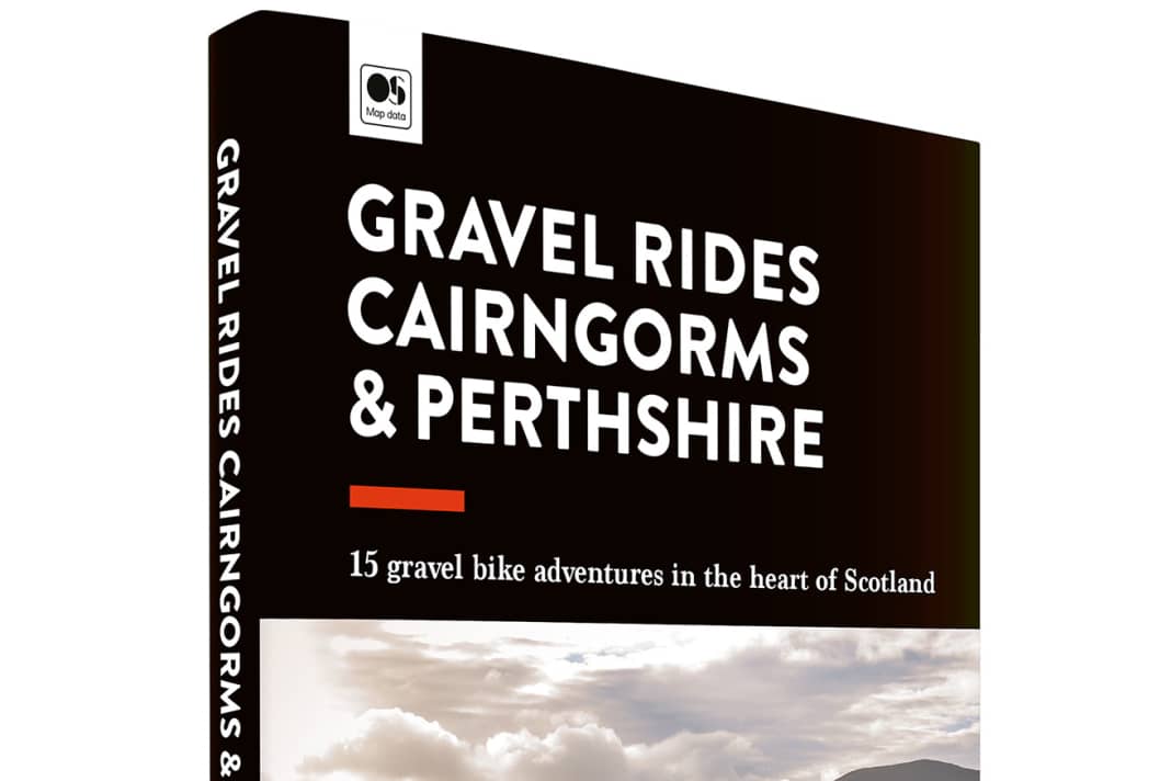 Der neue Gravel-Reiseführer "Gravel Rides Cairngorms & Perthshire" von Markus Stitz präsentiert 15 Gravel-Touren durch Schottlands spektakuläre Landschaften.
