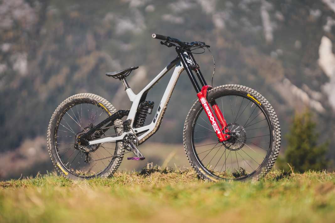 As a complete bike, the Fury weighs in at 18.5 kilos without pedals. In practice, however, this didn't bother us much or at all.
