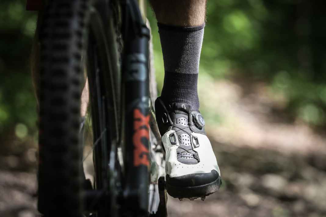 Which is currently the best MTB shoe for trail bikers? We tested six models