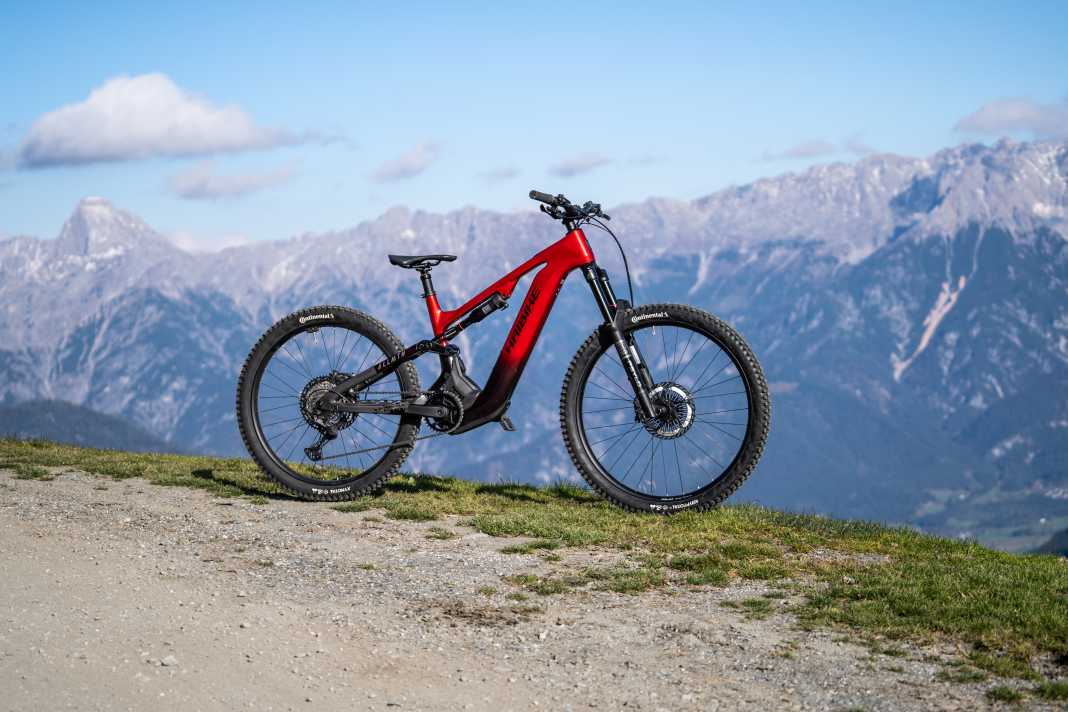 The Haibike AllMtn CF 9.5 ABS costs 8000 euros.