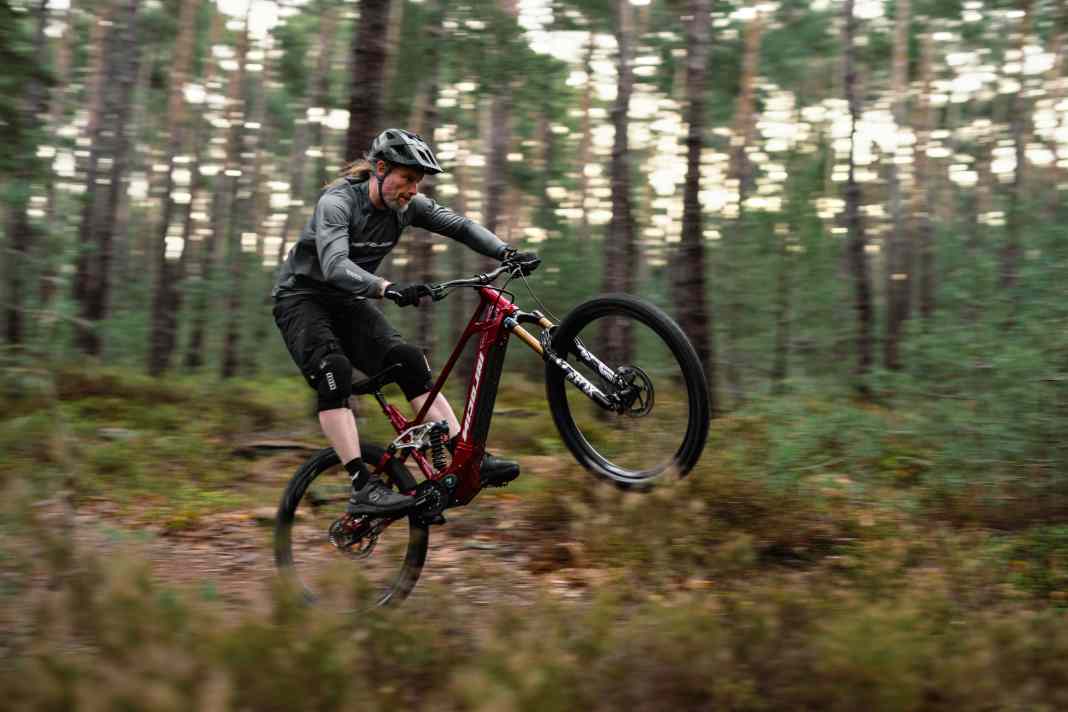 Mit 160 Millimetern Federweg und langer Geometrie bringt das Nicolai sicher viel Laufruhe, Spielereien auf dem Trail brauchen dafür etwas mehr Einsatz.