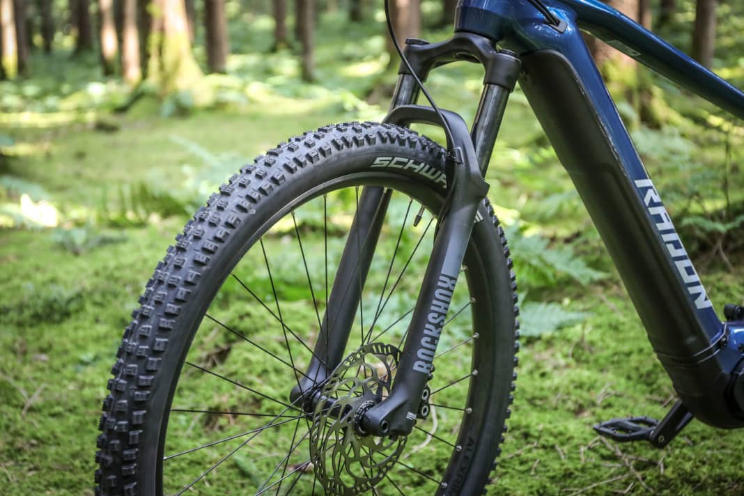 Rockshox 35 Silver TK: Die Luft-Gabel ist mit 35-Millimeter-Standrohren und Anschraub-Vorrichtungen für Schutzbleche explizit für E-Mountainbikes entwickelt.