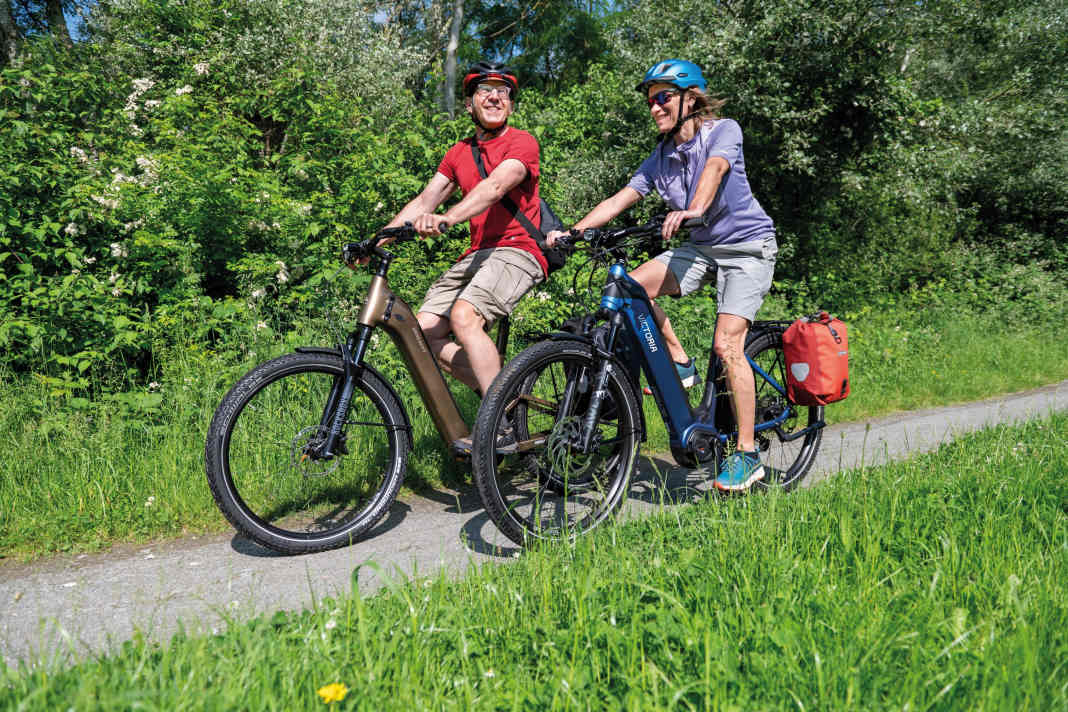 Fun away from the tarmac too: easily possible with rough-tyred SUV e-bikes.