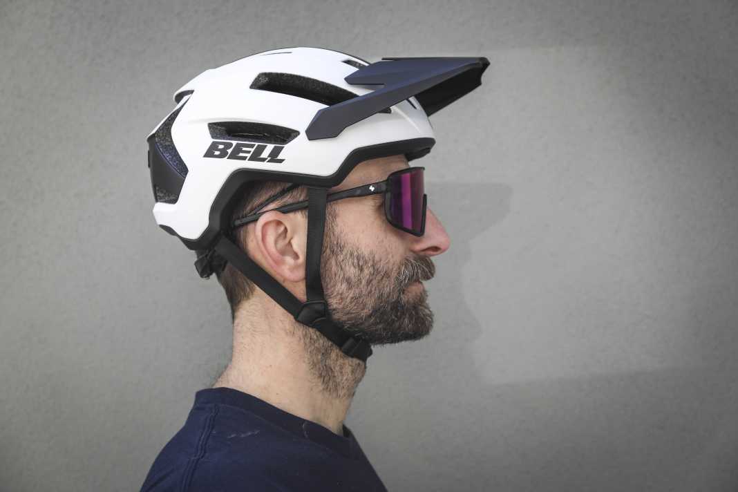 With the 4Forty, Bell wants to deliver a lot of features at a fair price. The helmet is also available in a cheaper version for 119.95 euros with slightly simpler features
