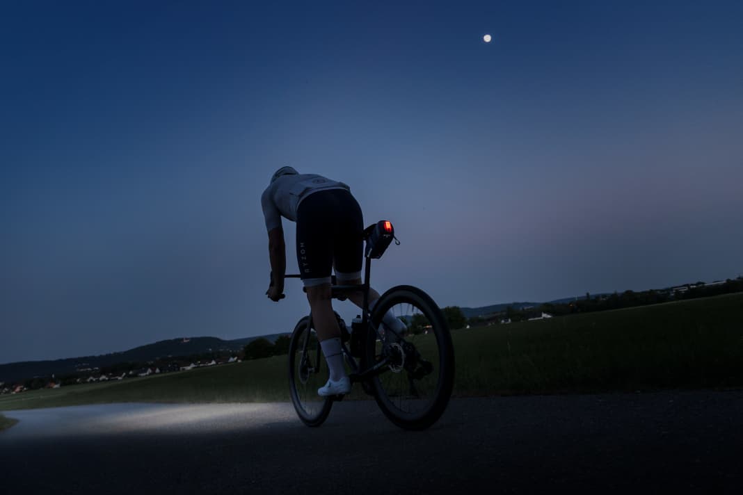 Avec la série UFO, Lupine se lance dans un tout nouveau segment et lance sur le marché une sacoche de selle avec feu arrière intégré.