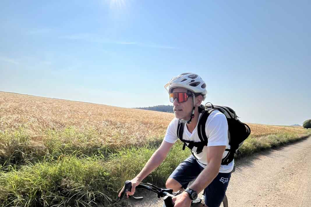 Über Land: Easy Vortrieb und volles Panorama. Wir entdecken die Liebe zum Gravelbike.