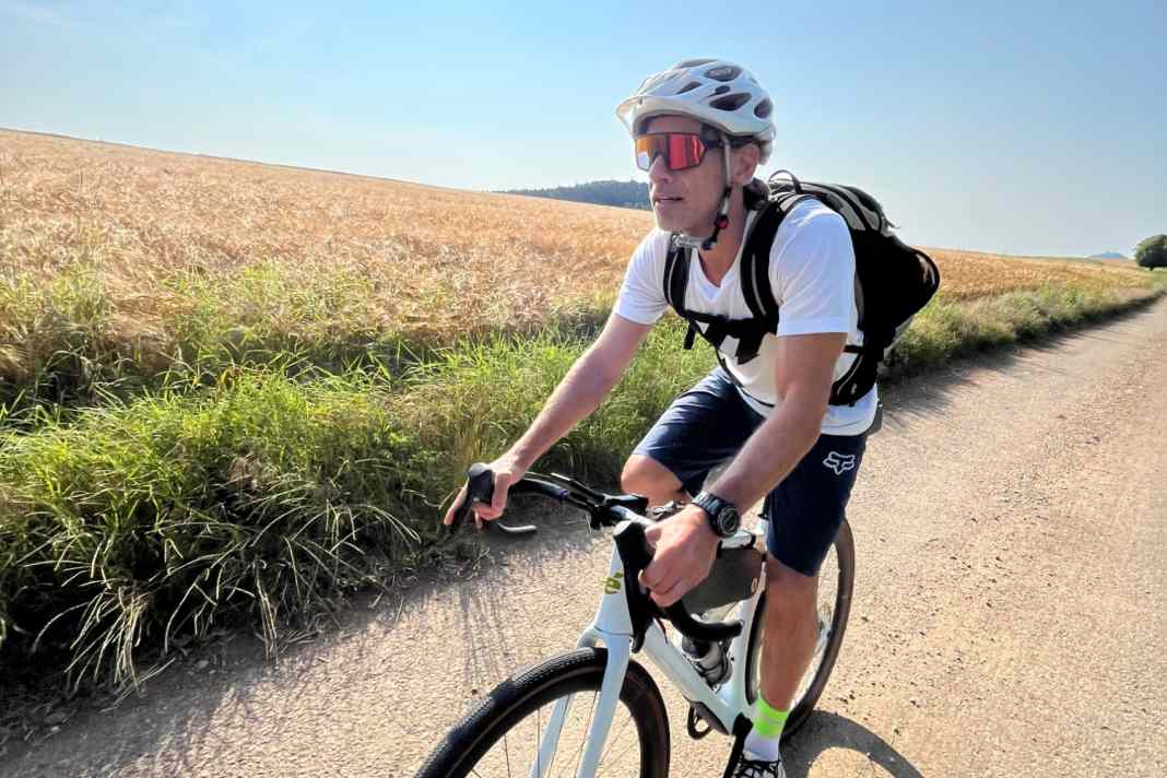 Über Land: Easy Vortrieb und volles Panorama. Wir entdecken die Liebe zum Gravelbike.