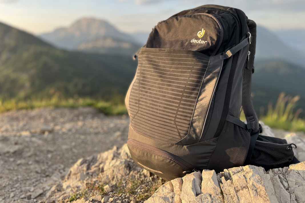 Durchdacht und funktional: Der Deuter Trans Alpine 28. Gibts auch in vielen anderen Farben.