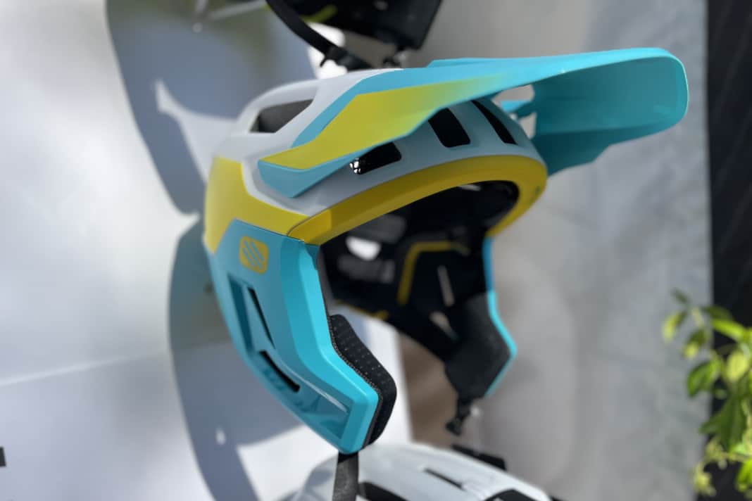 Terraform Pro (jet helmet version), price: 259.90 euros.