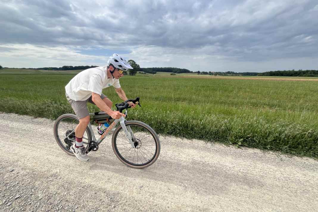 Die ersten Kilometer auf dem Specialized Diverge. Hier irgendwo zwischen Ammersee und München.
