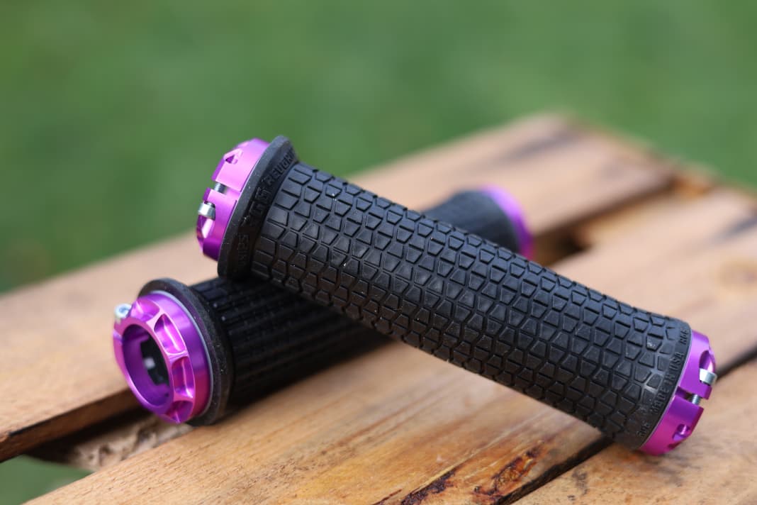 Rev bike grips hot sale