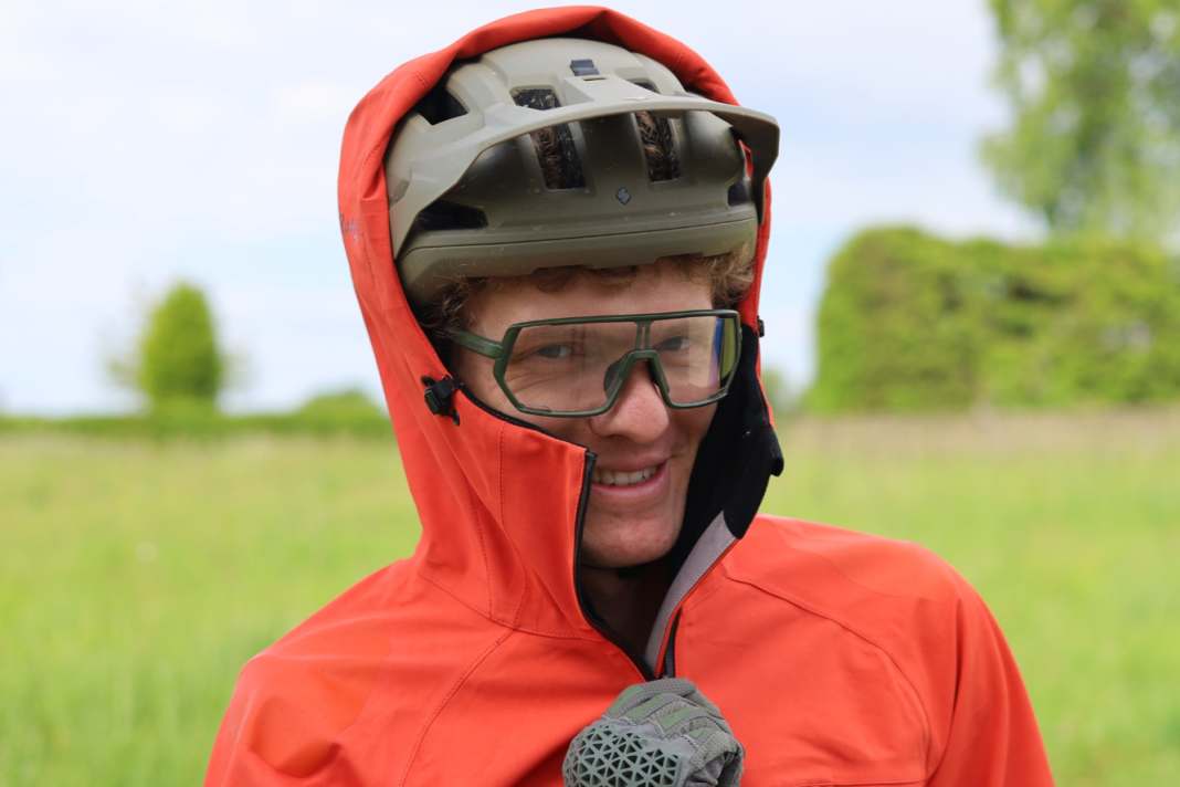 The Leatt MTB HydraDri 5.0 rain jacket should always be used when it gets really uncomfortable on the trail.