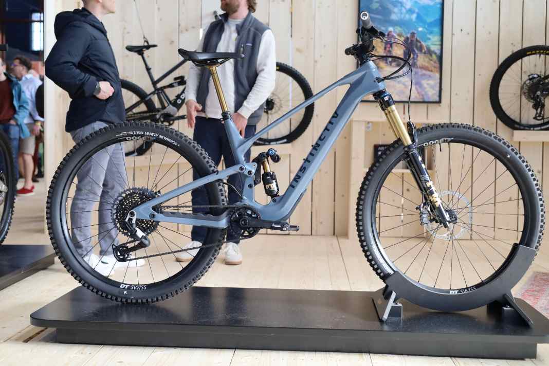 Dem Instinctiv Ocelot 135 mit Maxon Air S sieht man kaum an, dass es ein E-Mountainbike ist.