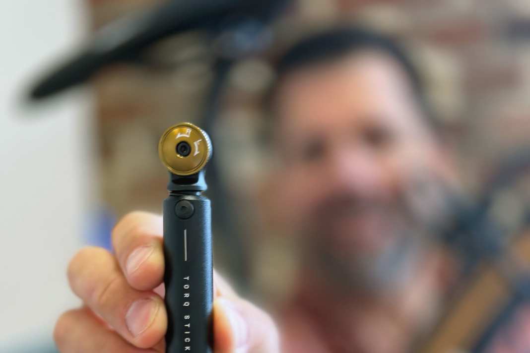 Torque spanners like the Torq Stick from Topeak cost 70 to 100 euros, but can save thousands...