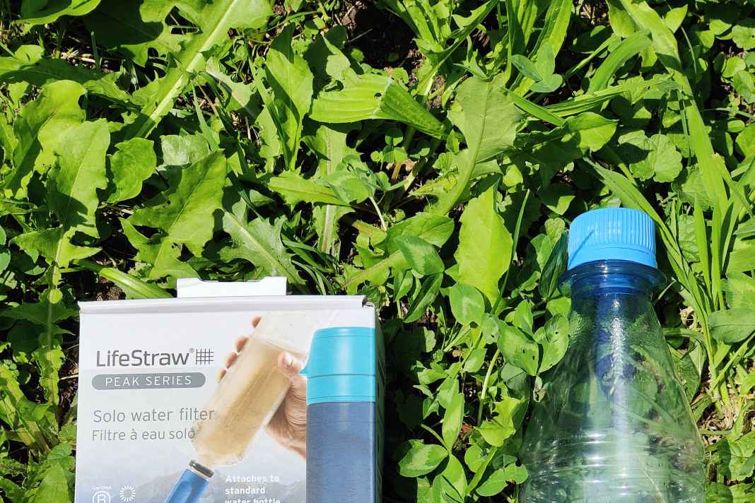 All you need: For clean water on a bikepacking tour, for example, all you need is a simple water bottle and the compact filter system from Lifestraw.