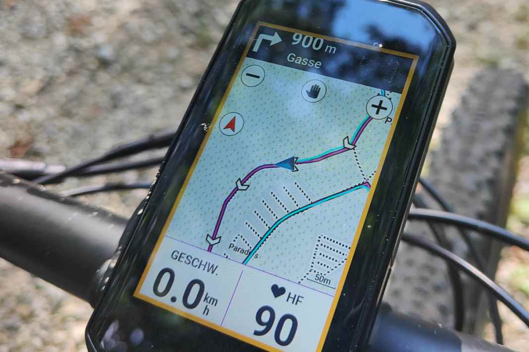 Update: Wir haben das neue Garmin Edge 1050 Navi mit auf Touren genommen. Auffällig ist sofort, dass das Display deutlich klarer ist als bei den alten Geräten.