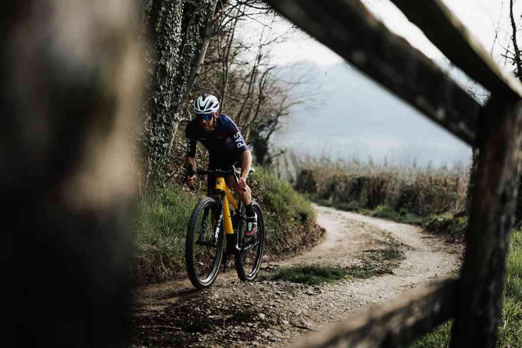 Der italienische Hersteller Lee Cougan betritt mit dem Innova Super Gravel Neuland im Gravel-Segment.