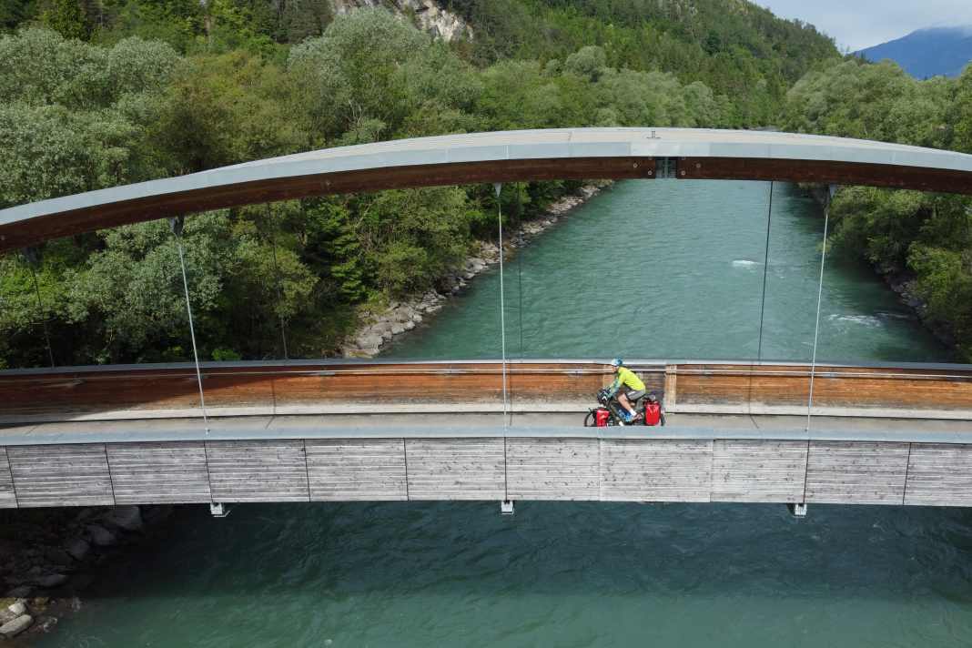 It is 510 kilometres long, runs through Italy, Austria, Slovenia and Croatia, has already won several awards and is one of the best-known and most popular long-distance cycle routes in Central Europe.