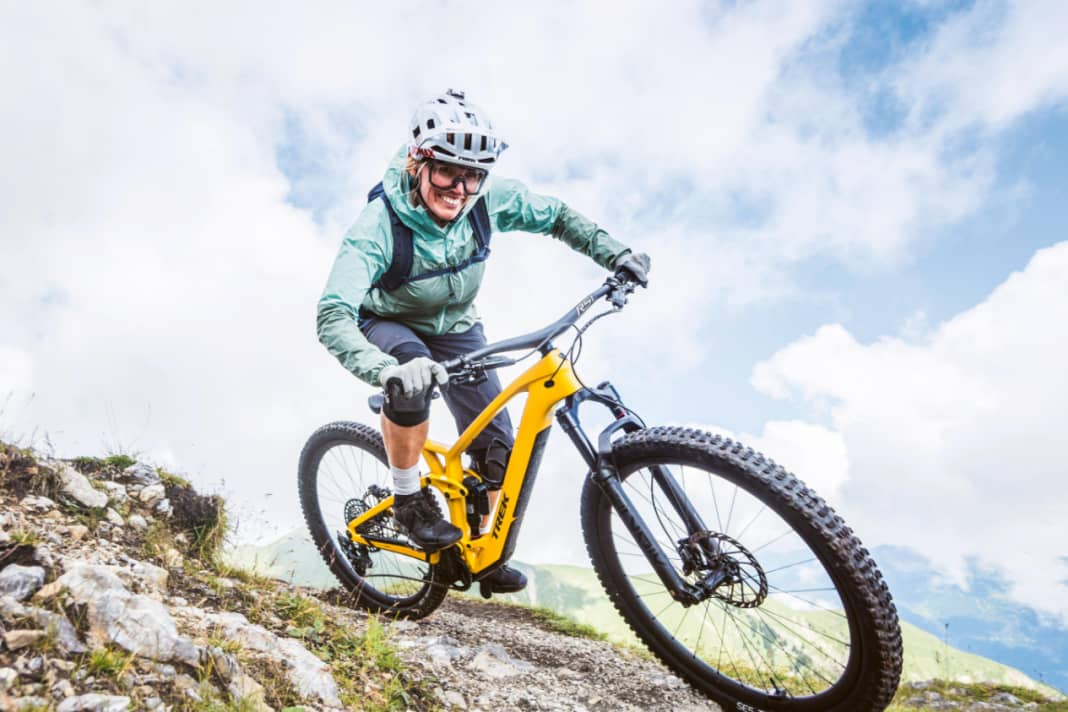 MTB oder E-MTB? Motoren wie der TQ HPR 50 erlauben extrem schlanke Formen. Nicht nur beim Trek Fuel EXe muss man zweimal hinschauen.