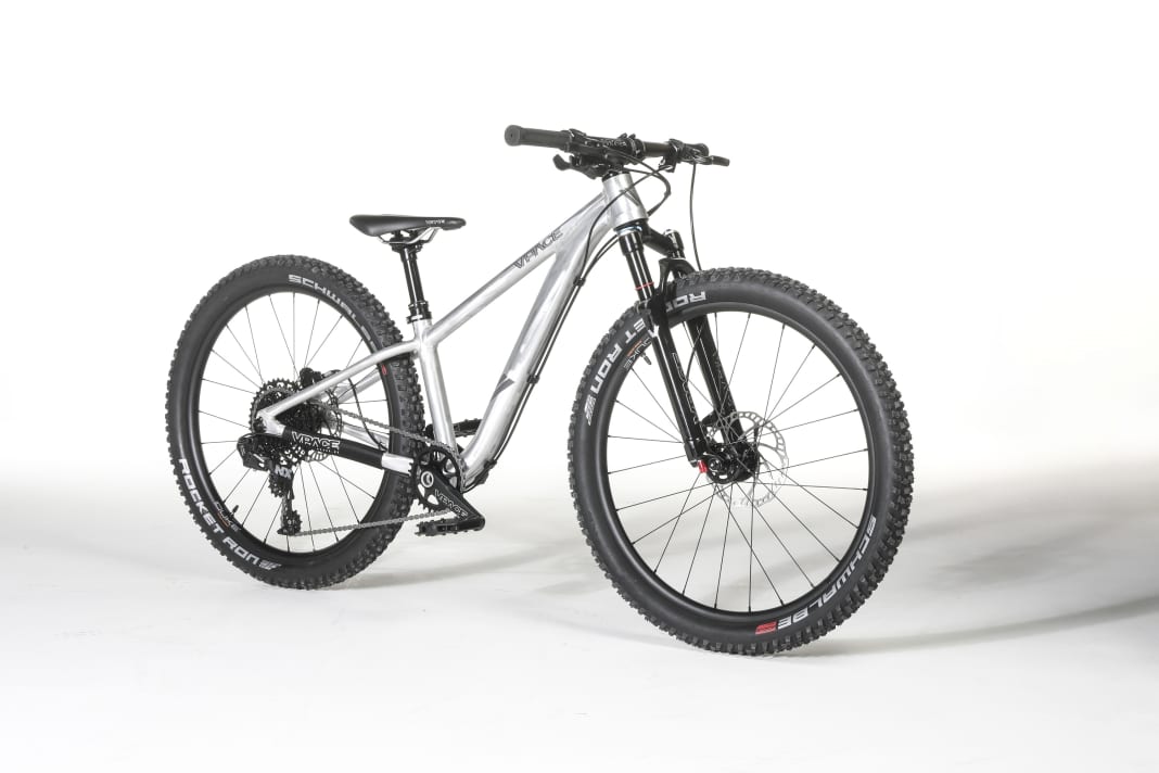 Mit einem neuen Rahmen und einem Trail-tauglichen Ausstattungspaket präsentiert sich das VPace Matti24 als Allround-Hardtail für Kinder.