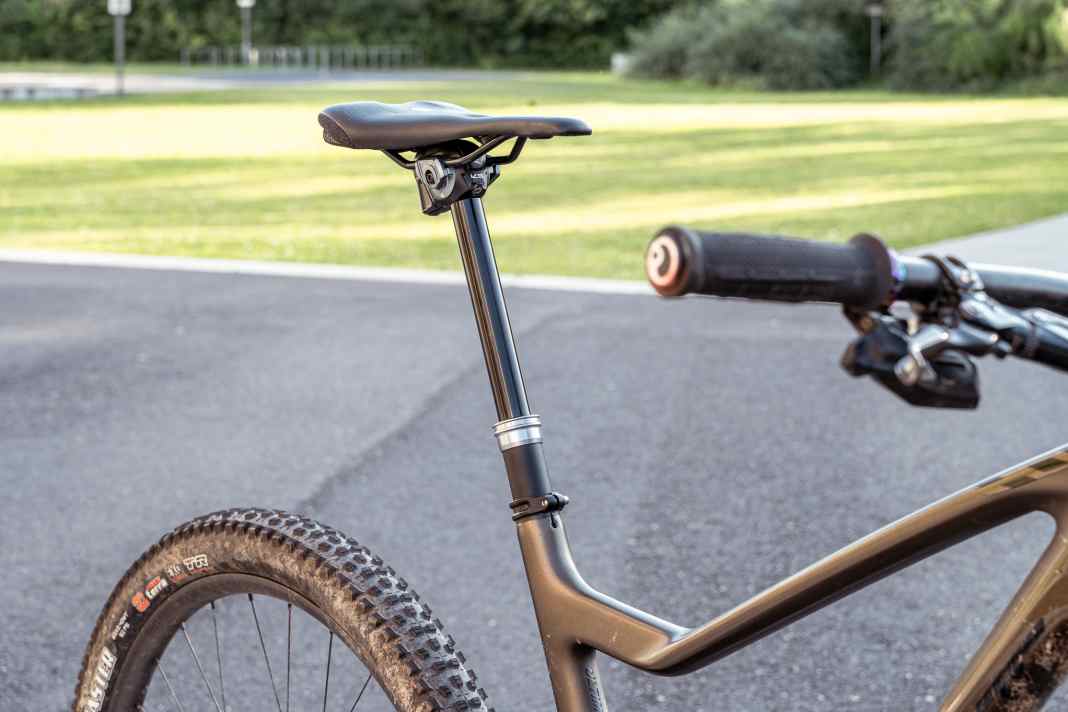 Konkurrenz für Rockshox? Kann die Funk-Stütze Kind Shock Lev Circuit der Reverb AXS das Wasser reichen?