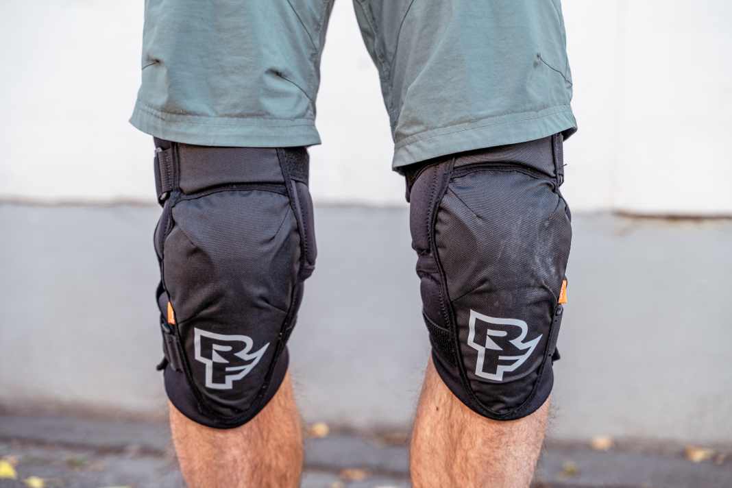 Den Ambush hat  Race Face schon länger im Programm. Optisch merkt man das dem Kanadier auch an. Wie schlägt er sich in unserem Test?