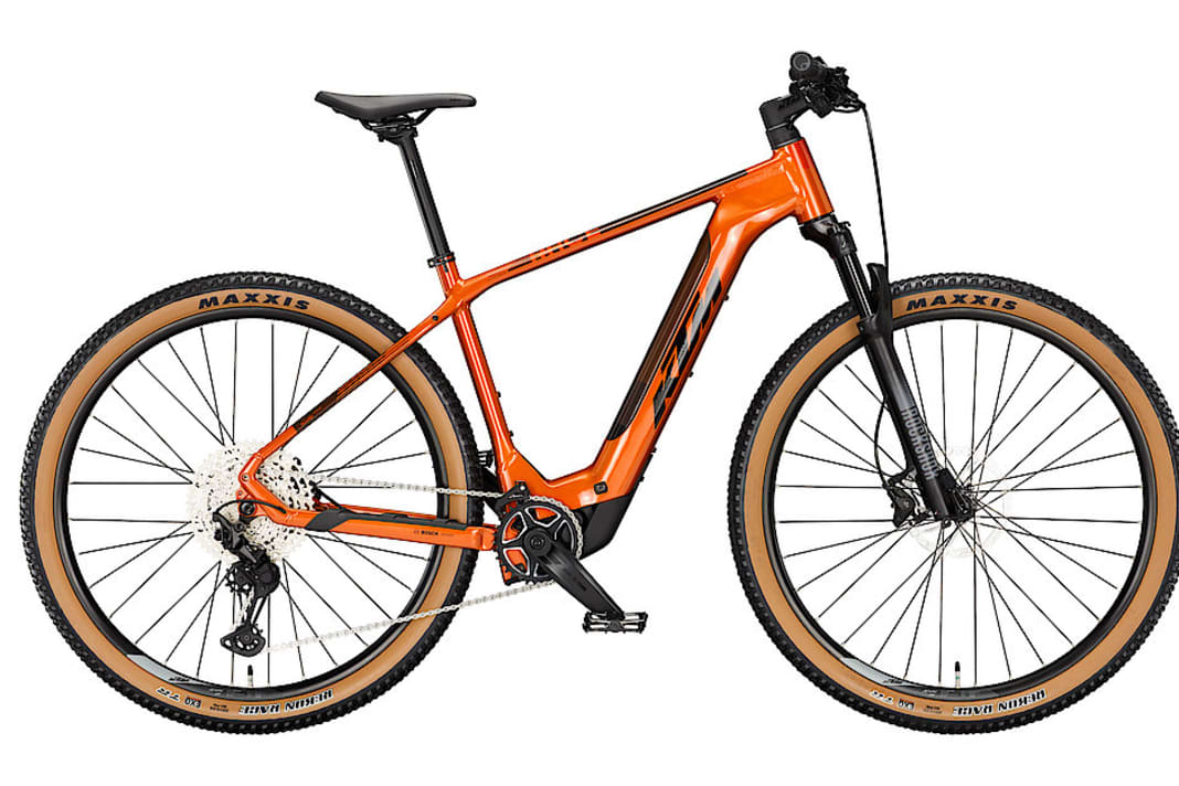 The Macina Race is designed as a hardtail for road and easy terrain, but with good riding technique it can also be used on tame trails. There are two versions, costing 3299 and 3699 euros, but unfortunately a dropper post is not yet fitted.
