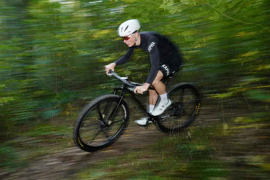 Das 32 Zoll Mountainbike von Bike Ahead ist nicht nur eine Studie, sondern soll auf dem Trail zeigen, wo die Vorteile des neuen Laufradstandards liegen.