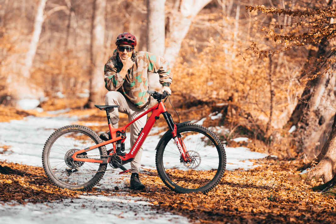 Mann und Maschine – das Propain Sresh SL nach 2.800 Kilometern im gemeinsamen Dauereinsatz.