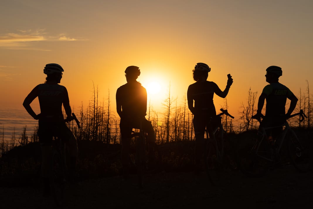 Leatt is primarily known for its bike clothing in the touring and gravity sector. Now the manufacturer is expanding its portfolio to include the Endurance helmet and clothing collection. Leatt is now also targeting XC bikers, marathon riders and gravel fans.