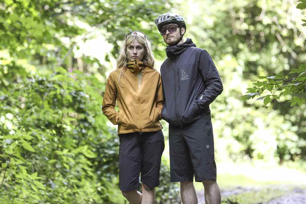 Die Leatt HydraDri 2.0 Jacke gibt es sowohl für Frauen als auch für Männer und sie strotzt geradezu vor cleveren Details - Ausstattungswunder: Hilfsausdruck