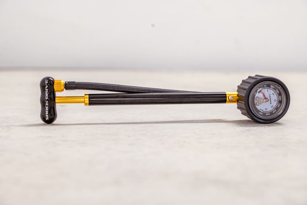 Shock pumps for bikes: The Lezyne Shock Drive put to the test | BIKE
