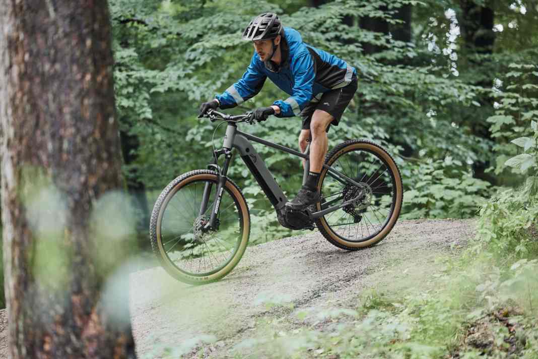 Lidl stellt ein weiteres E-Bike für die Saison vor: das Crivit Peak 709 Hardtail E-MTB.
