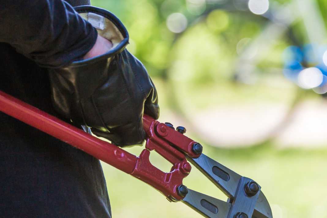 Bolt cutters are out, Motorflex is in - often the only thing that helps against professional theft is additional electronic protection!