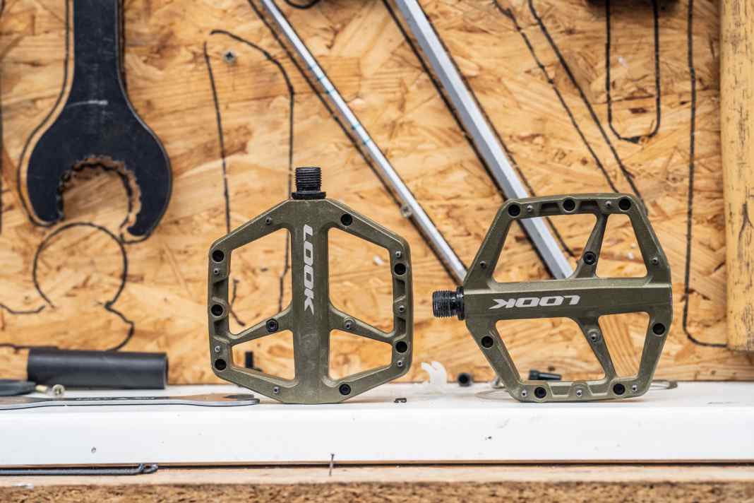 Look Trail Roc // 448 grams // 16 pins per pedal // 99.90 euros