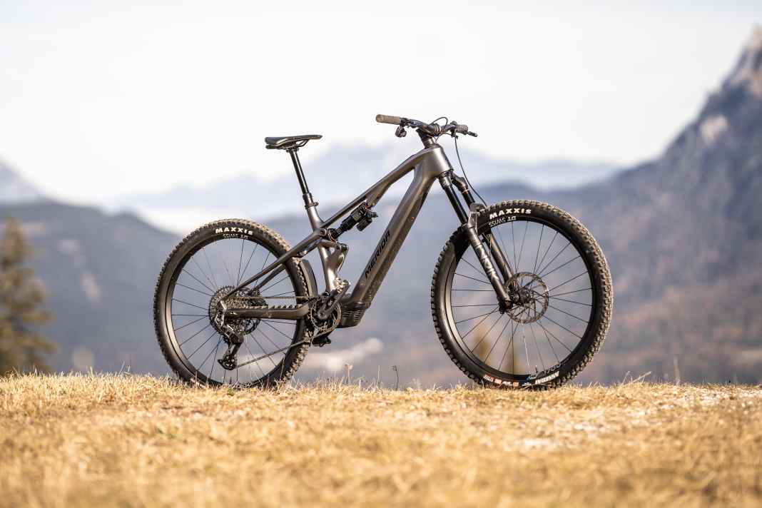 Das Merida eOne-Sixty SL ist nicht nur das erste Light-E-MTB der Marke, sondern auch das erste E-Bike mit Bosch-Motor von Merida.